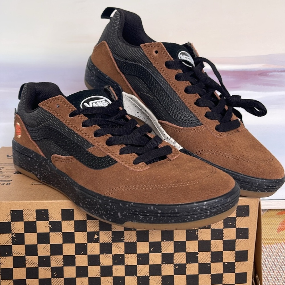 Vans WMNS Zahba
Zion Wright Brown/Multi
VN00070QBF0
Sneakers